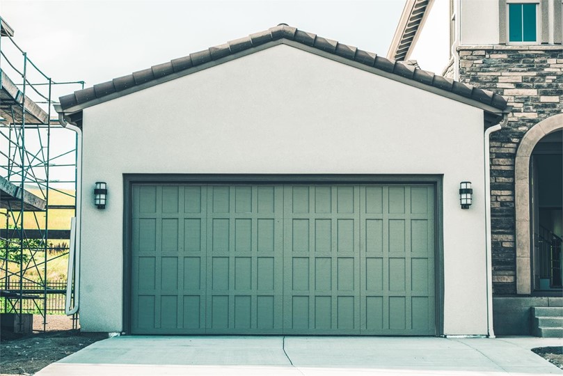 ¿Cómo escoger la puerta de garaje perfecta para su vivienda? - Puertas